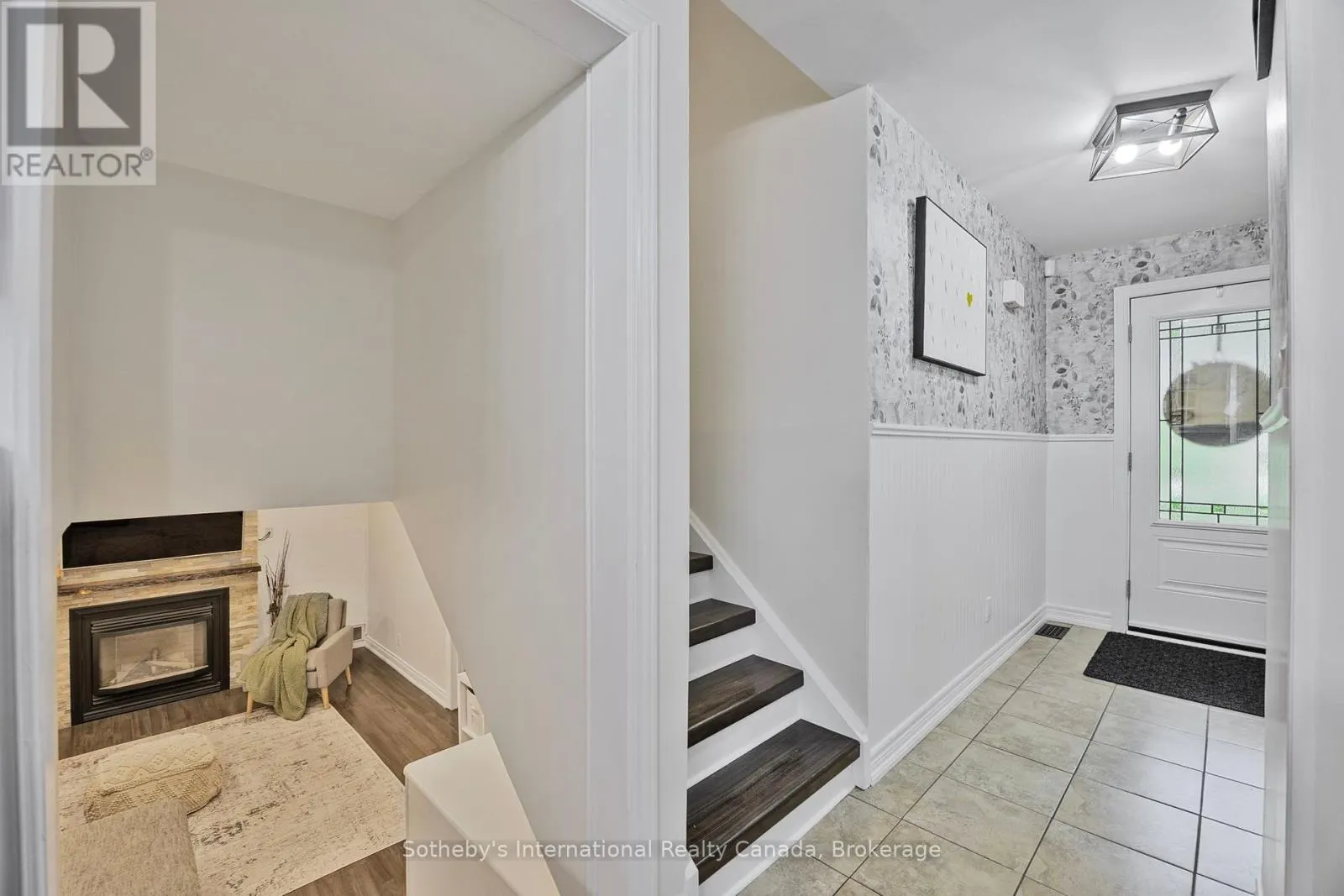4 PEACHER STREET