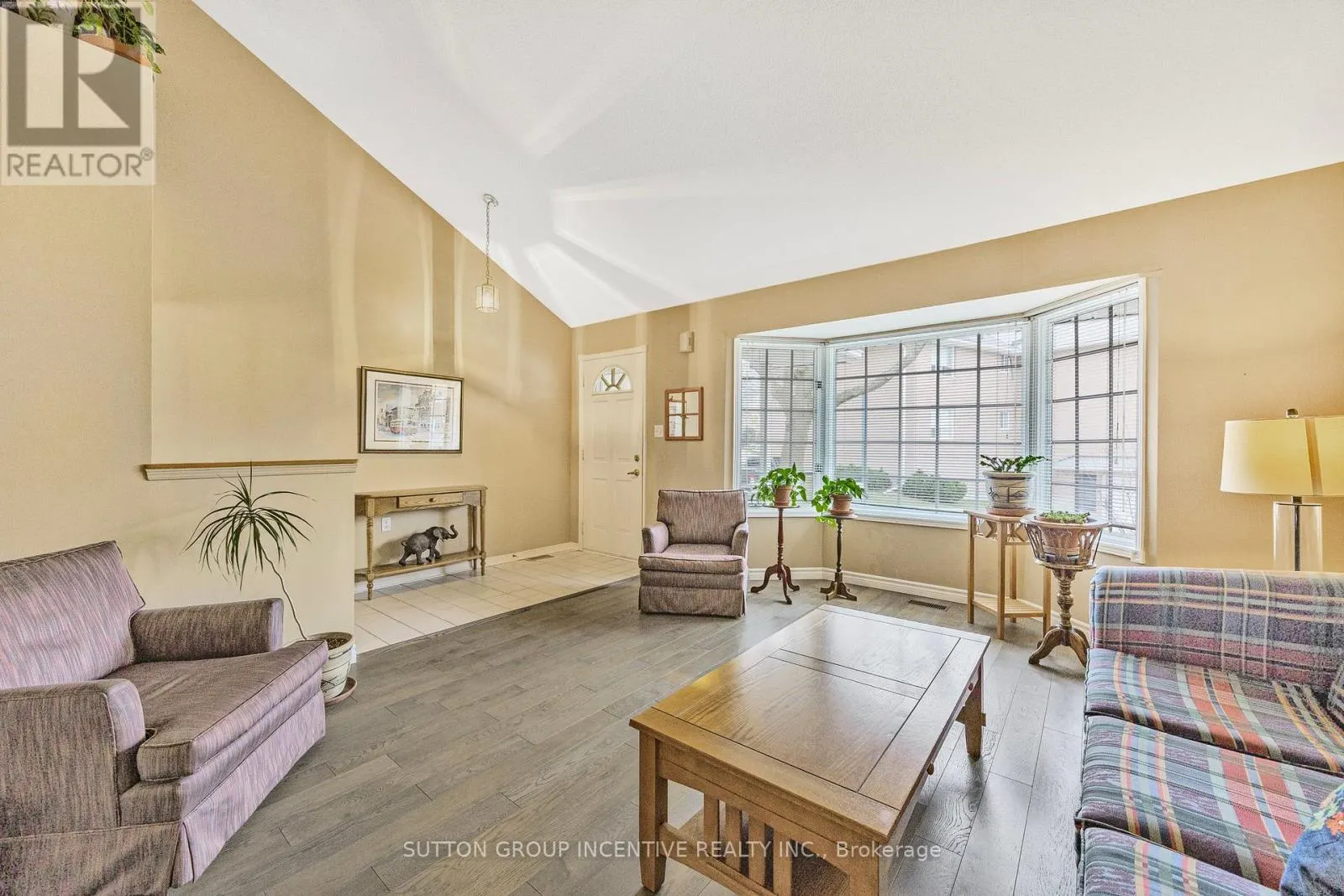 403 - 40 MUSEUM DRIVE