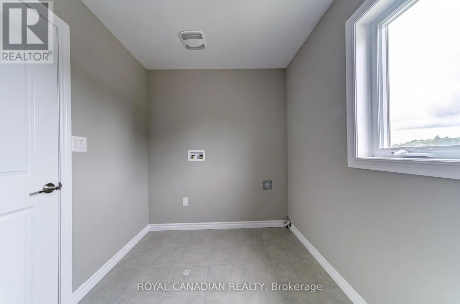 1048 WRIGHT DRIVE