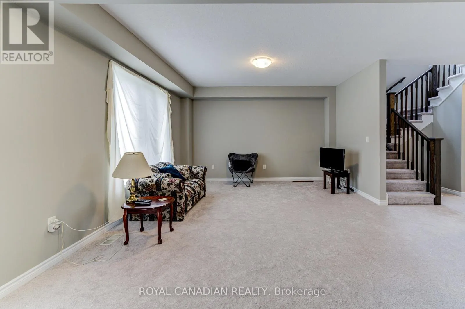 1048 WRIGHT DRIVE