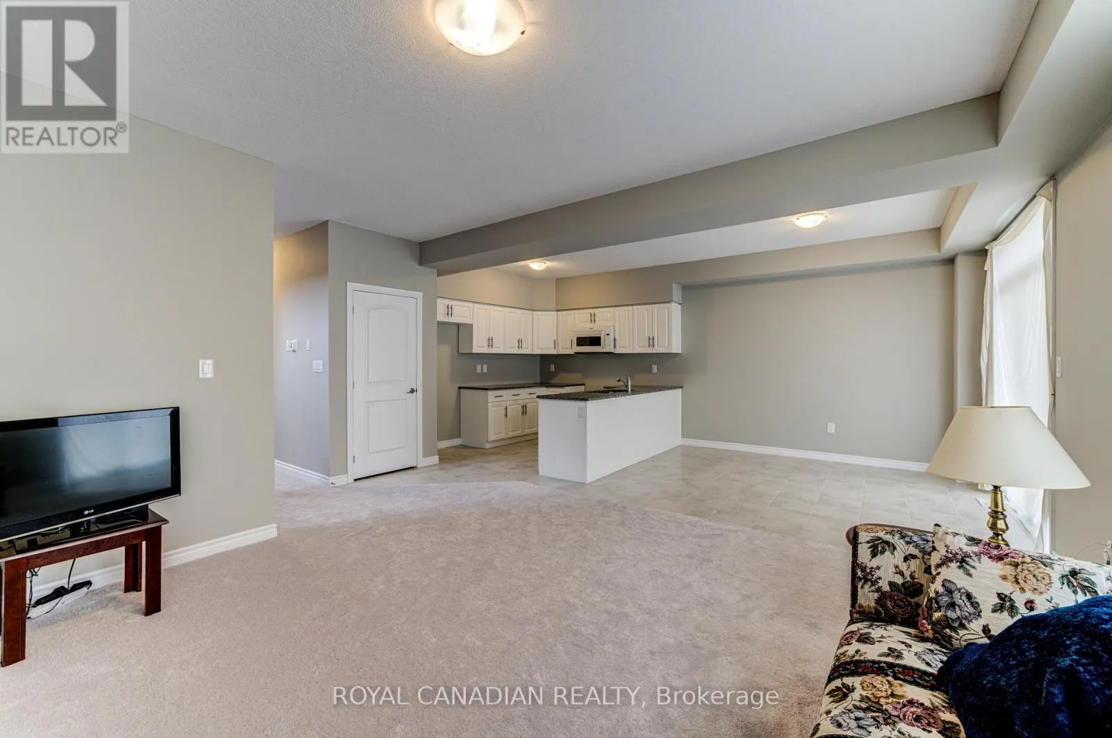 1048 WRIGHT DRIVE