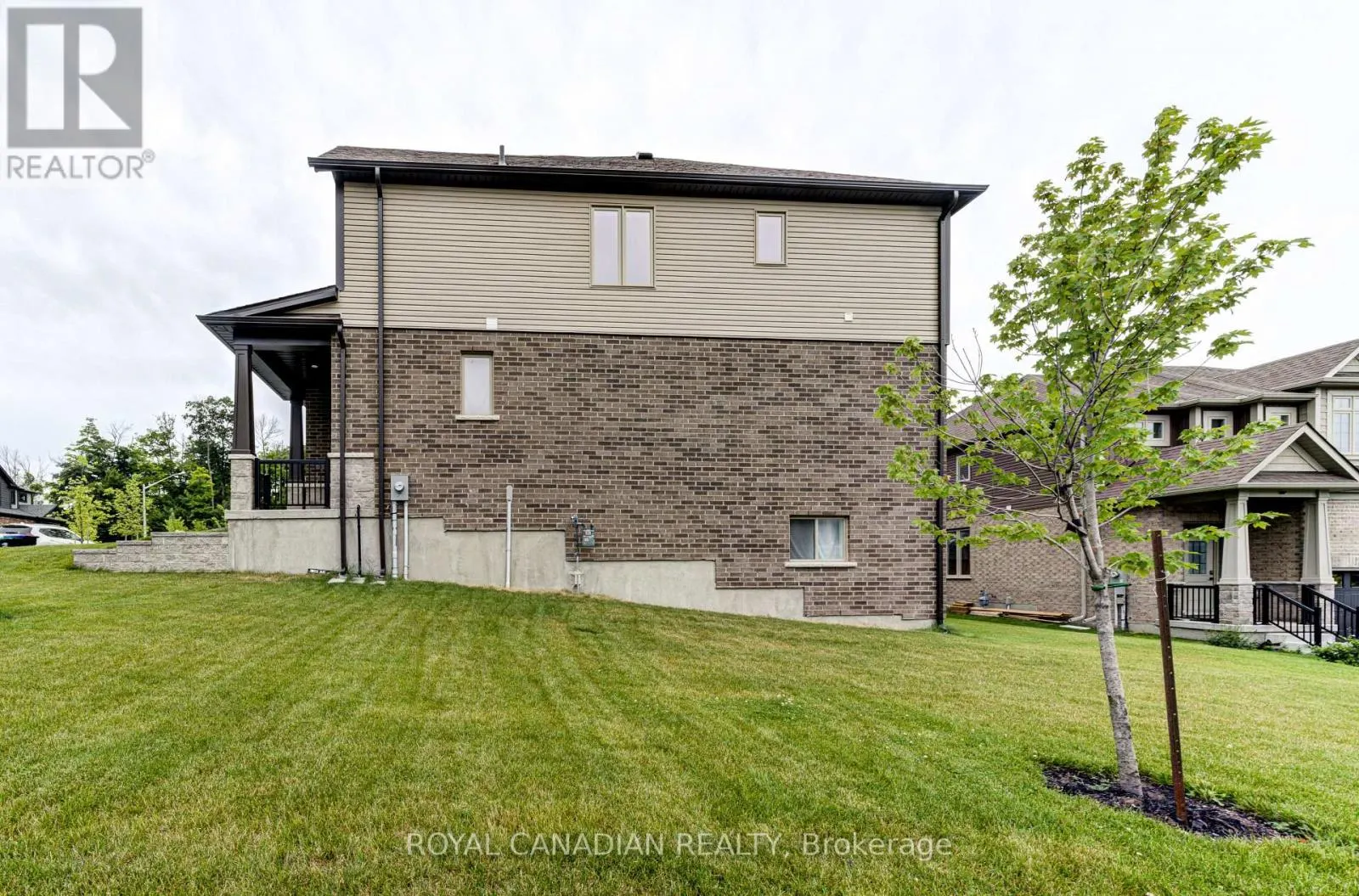 1048 WRIGHT DRIVE