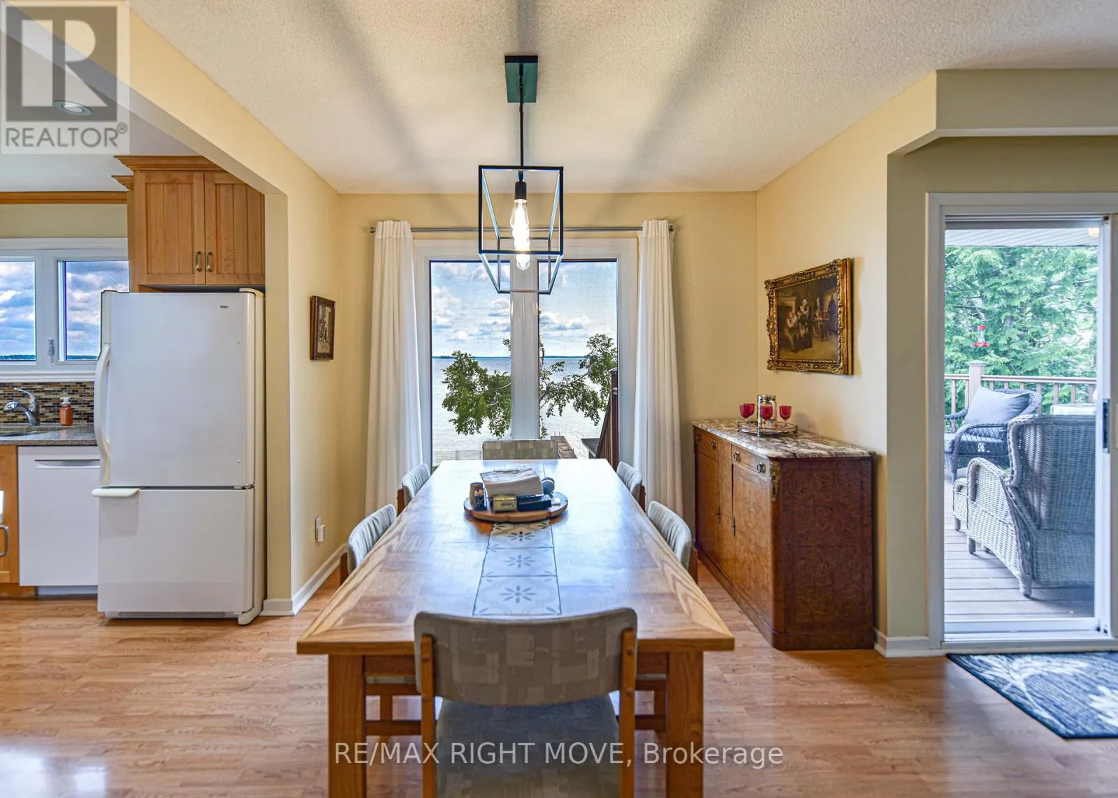 905 WOODLAND DRIVE