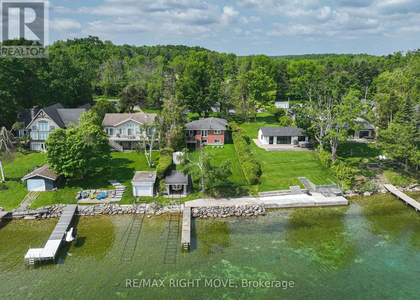 905 WOODLAND DRIVE