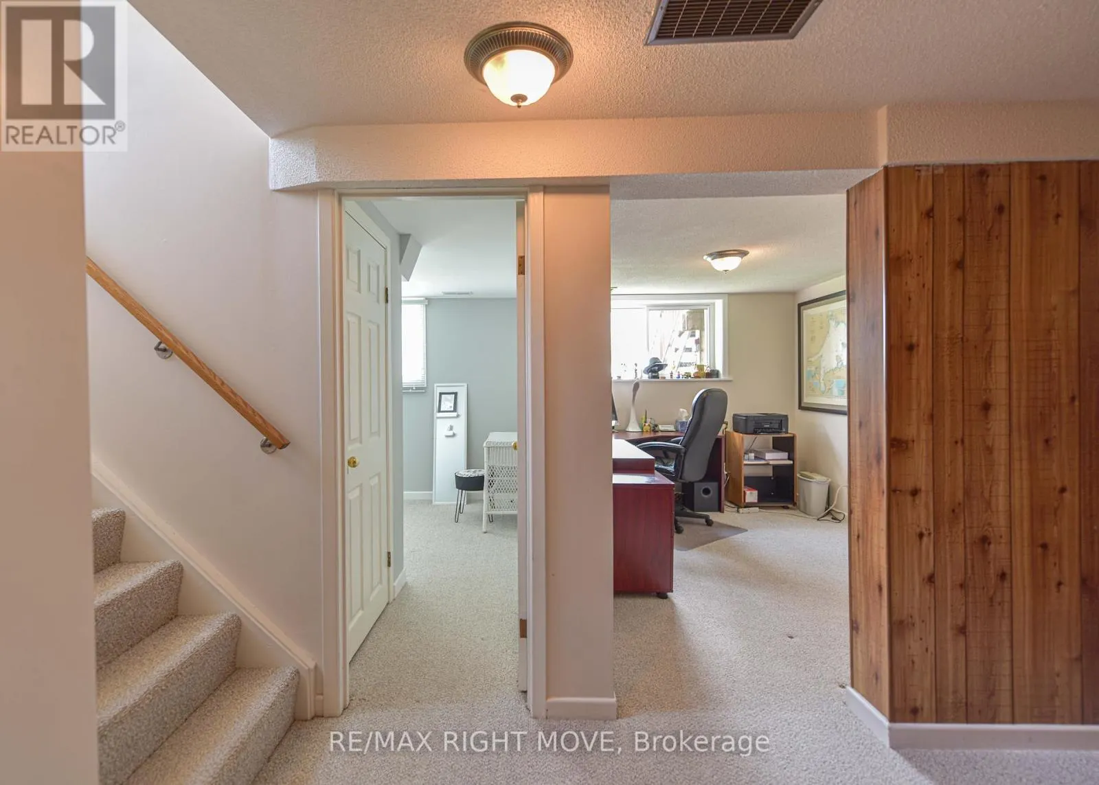 905 WOODLAND DRIVE