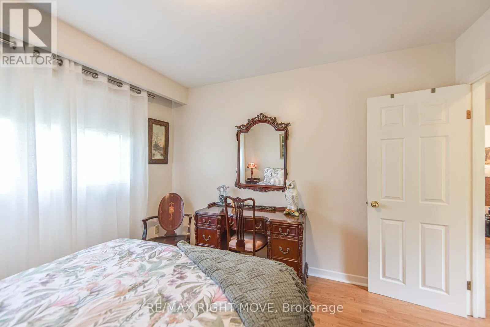 905 WOODLAND DRIVE