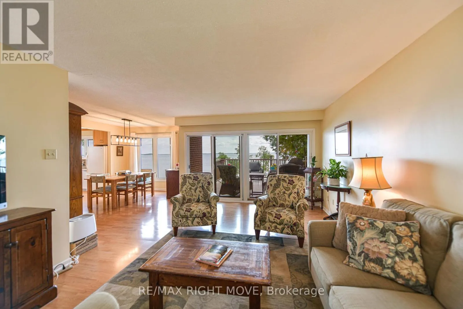 905 WOODLAND DRIVE