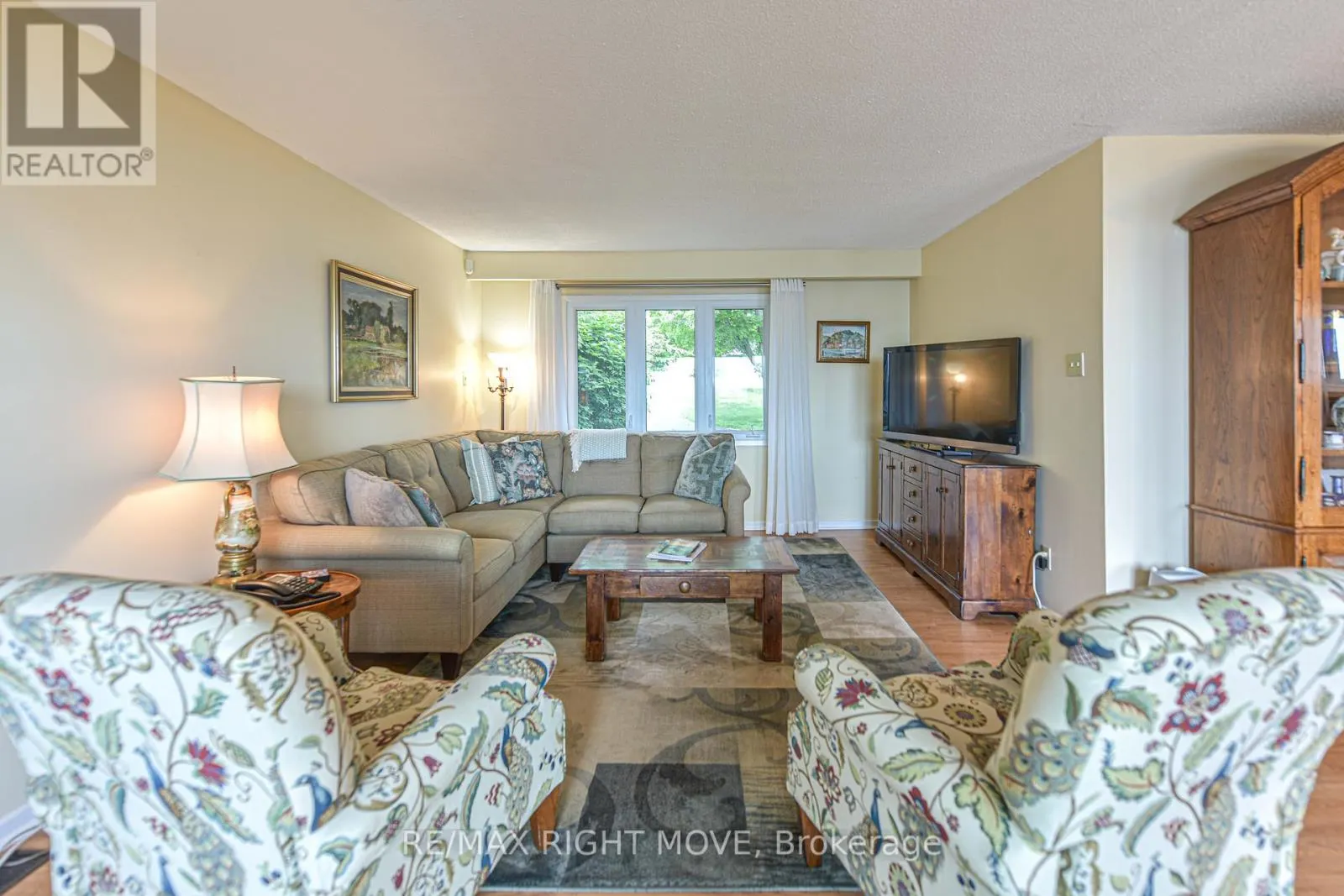 905 WOODLAND DRIVE