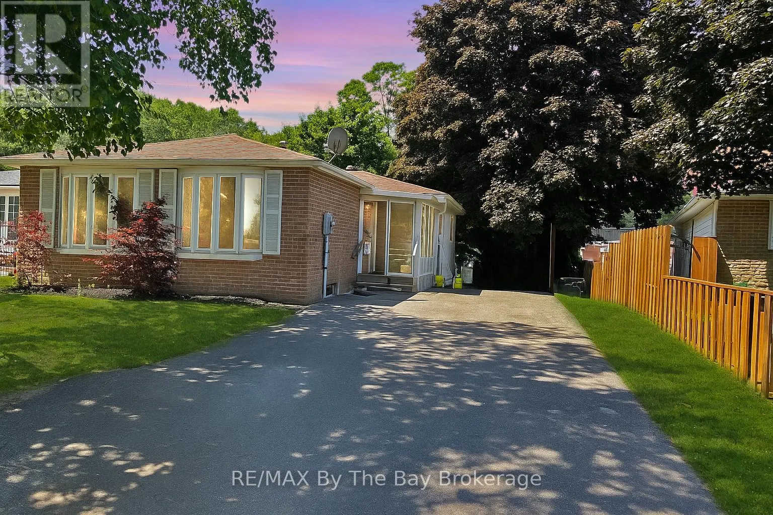 1033 GLEN BOGIE CRESCENT