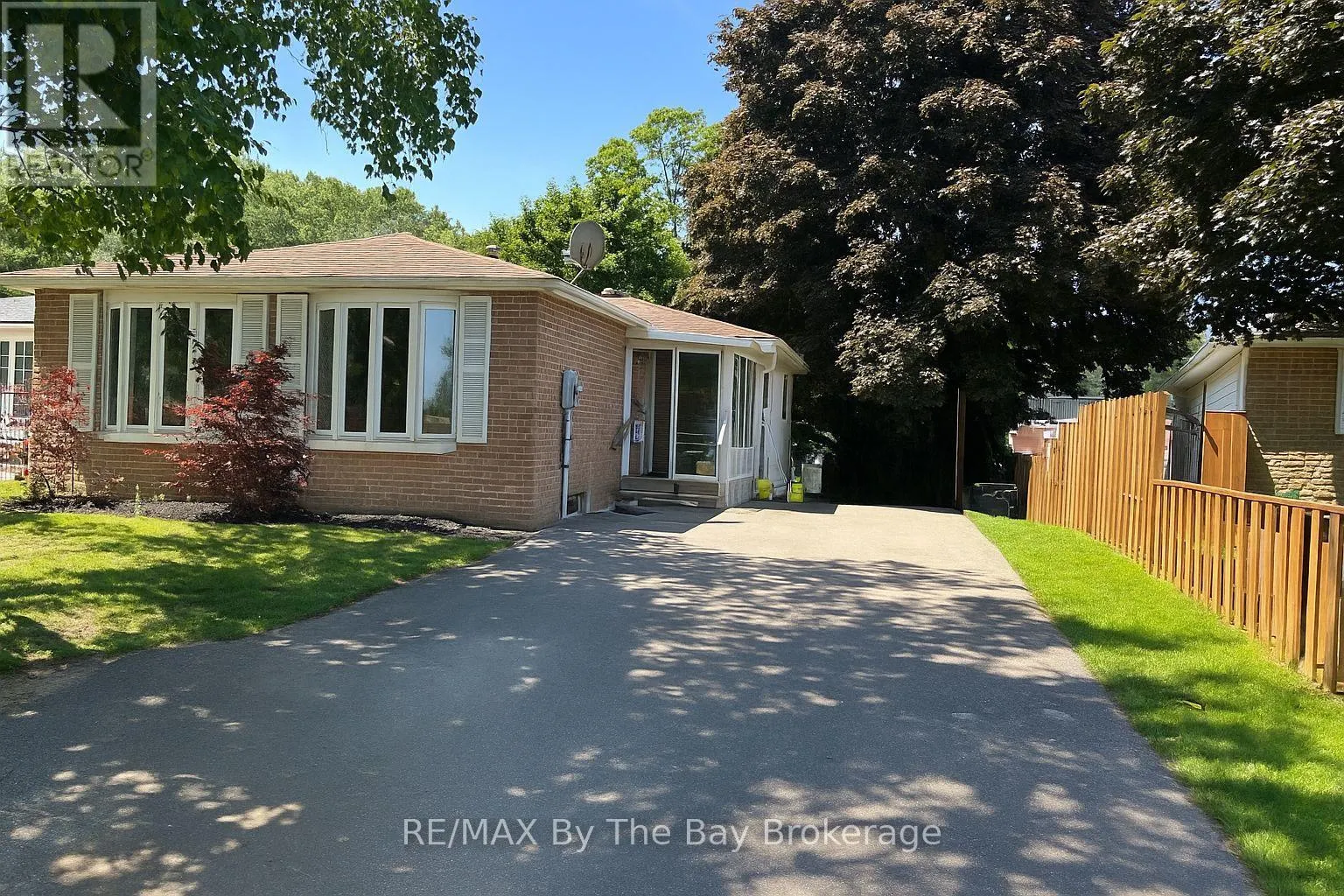1033 GLEN BOGIE CRESCENT