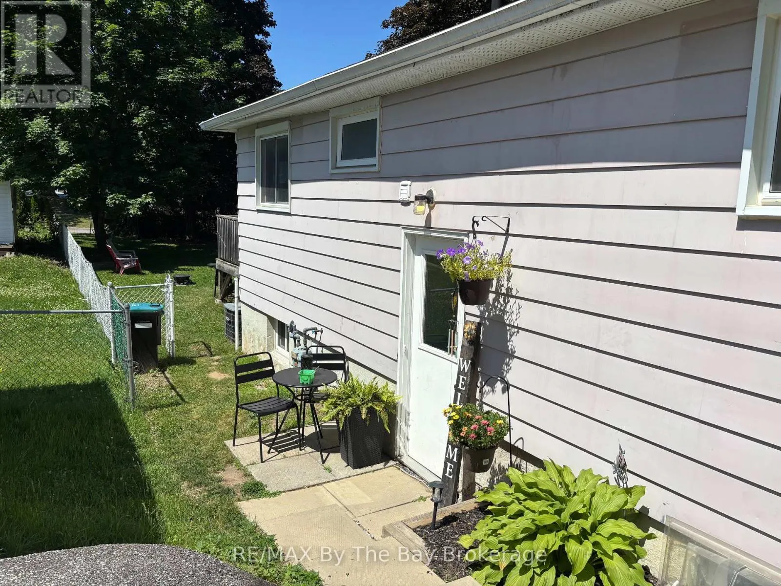 1033 GLEN BOGIE CRESCENT