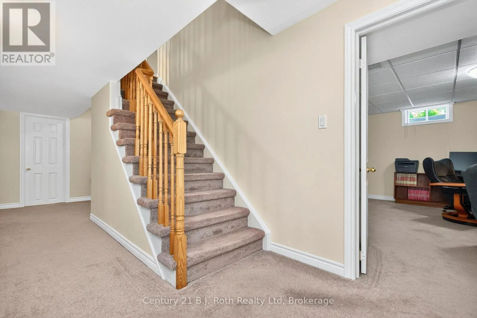 997 WHITNEY CRESCENT