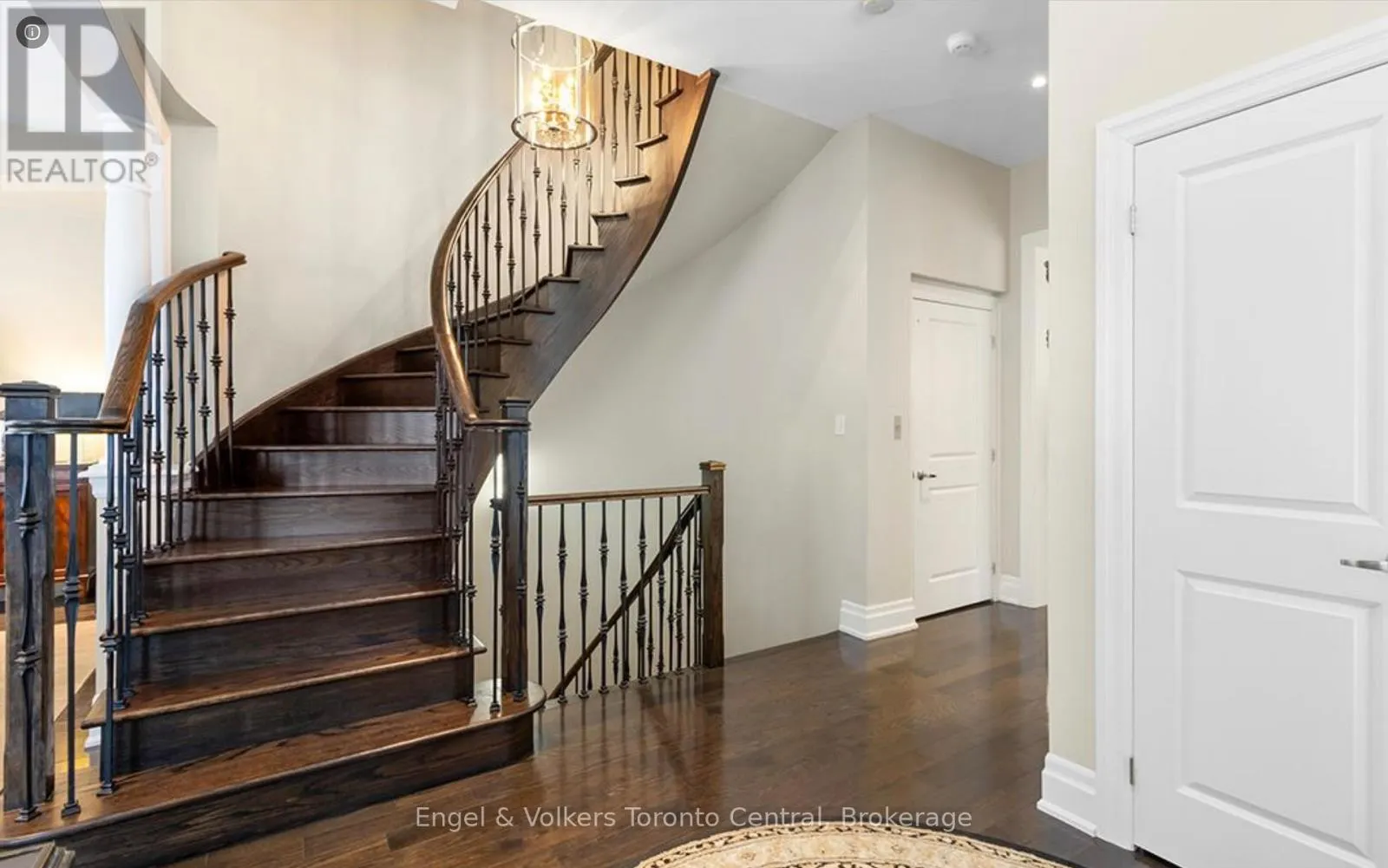 7 - 1 WESTMOUNT MEWS, #7