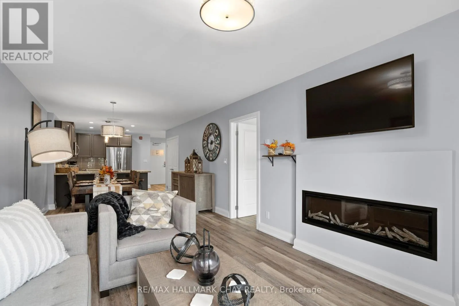 #G01 - 80 HORSESHOE BOULEVARD