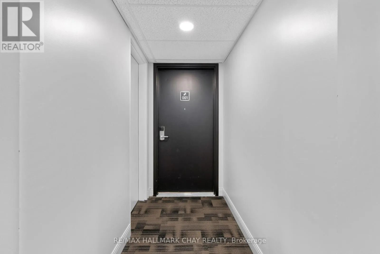 #G01 - 80 HORSESHOE BOULEVARD