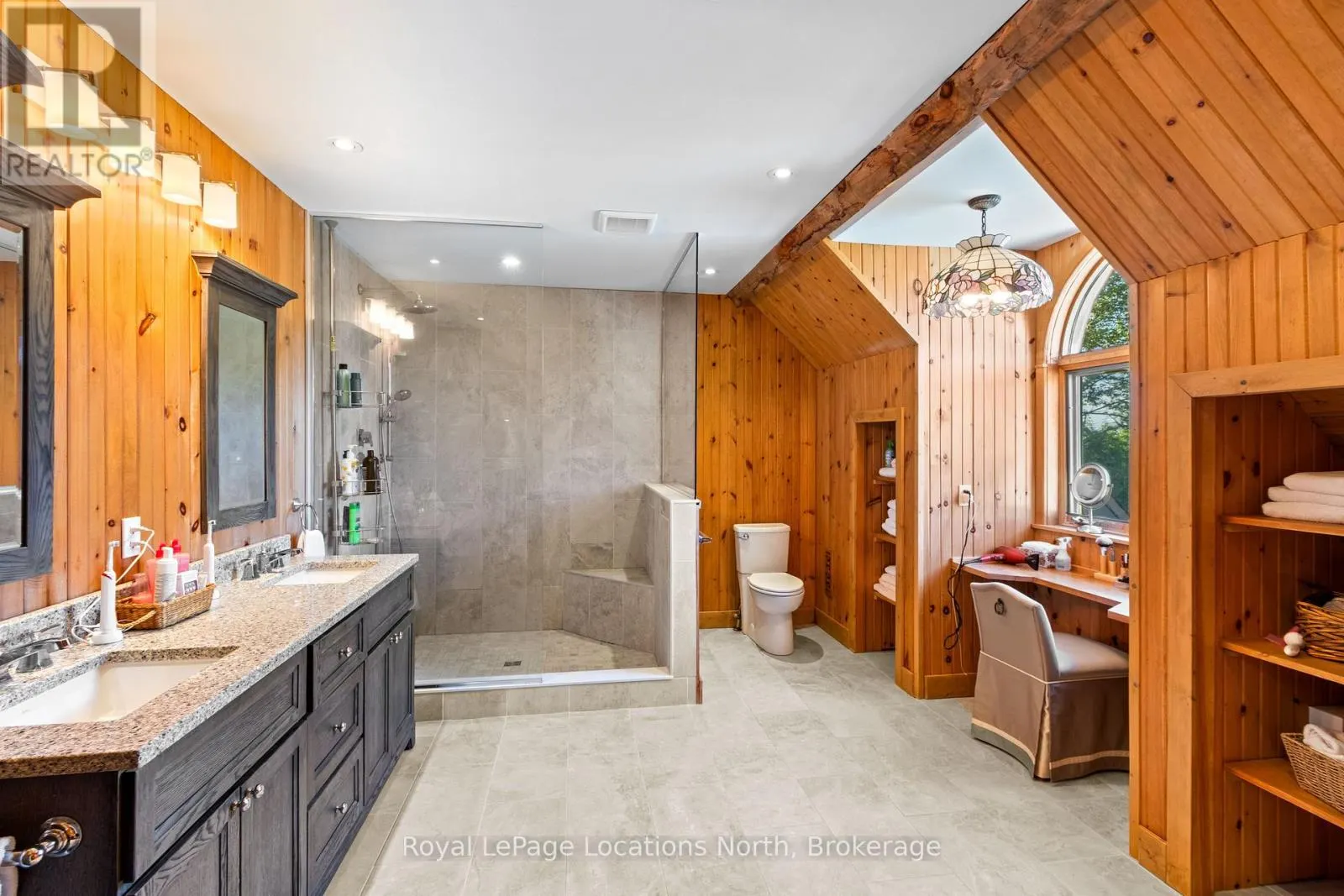 24 OLIVER CRESCENT