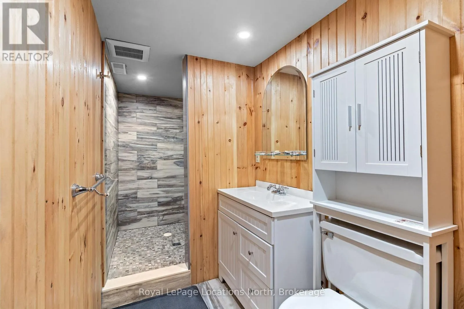 24 OLIVER CRESCENT