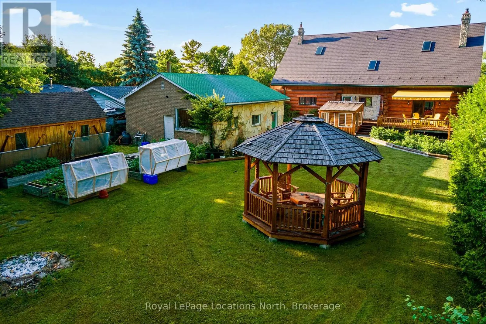 24 OLIVER CRESCENT