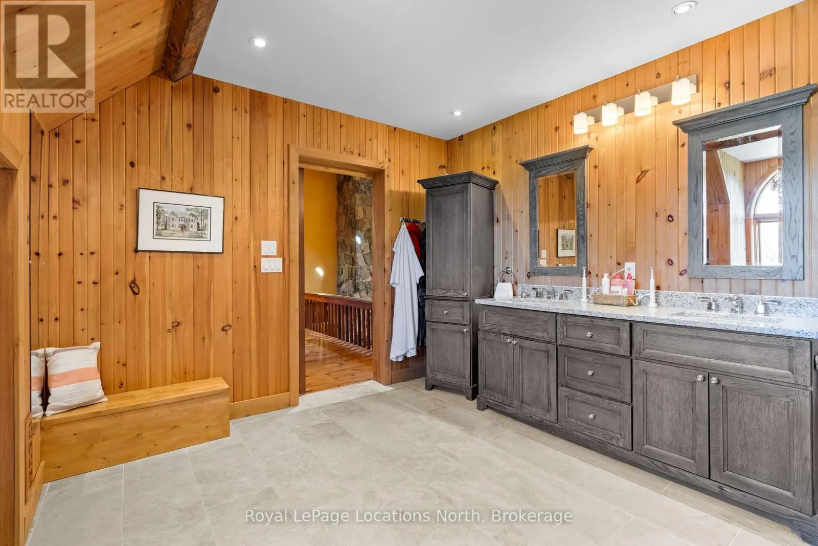24 OLIVER CRESCENT