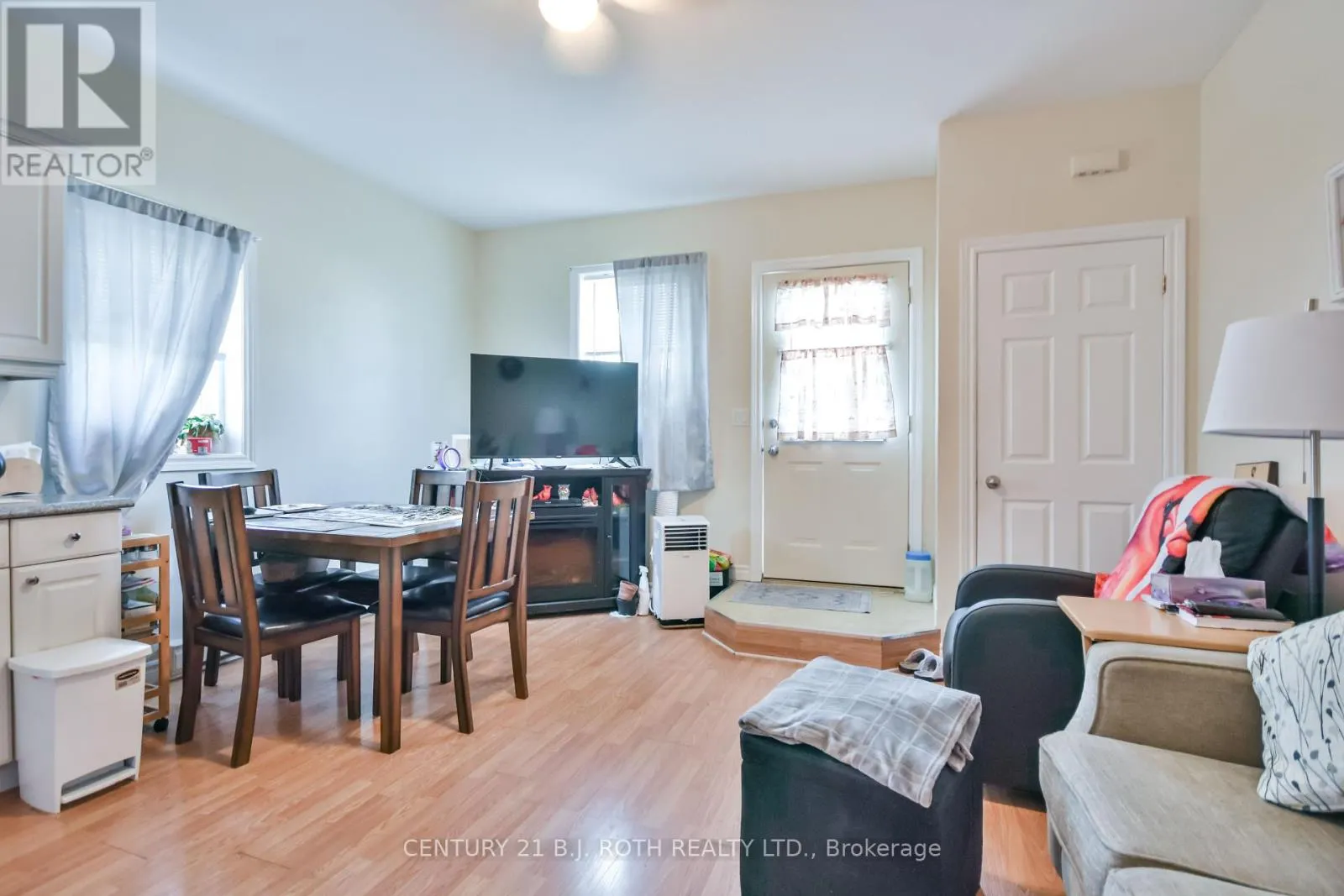 19 SOUTH STREET S