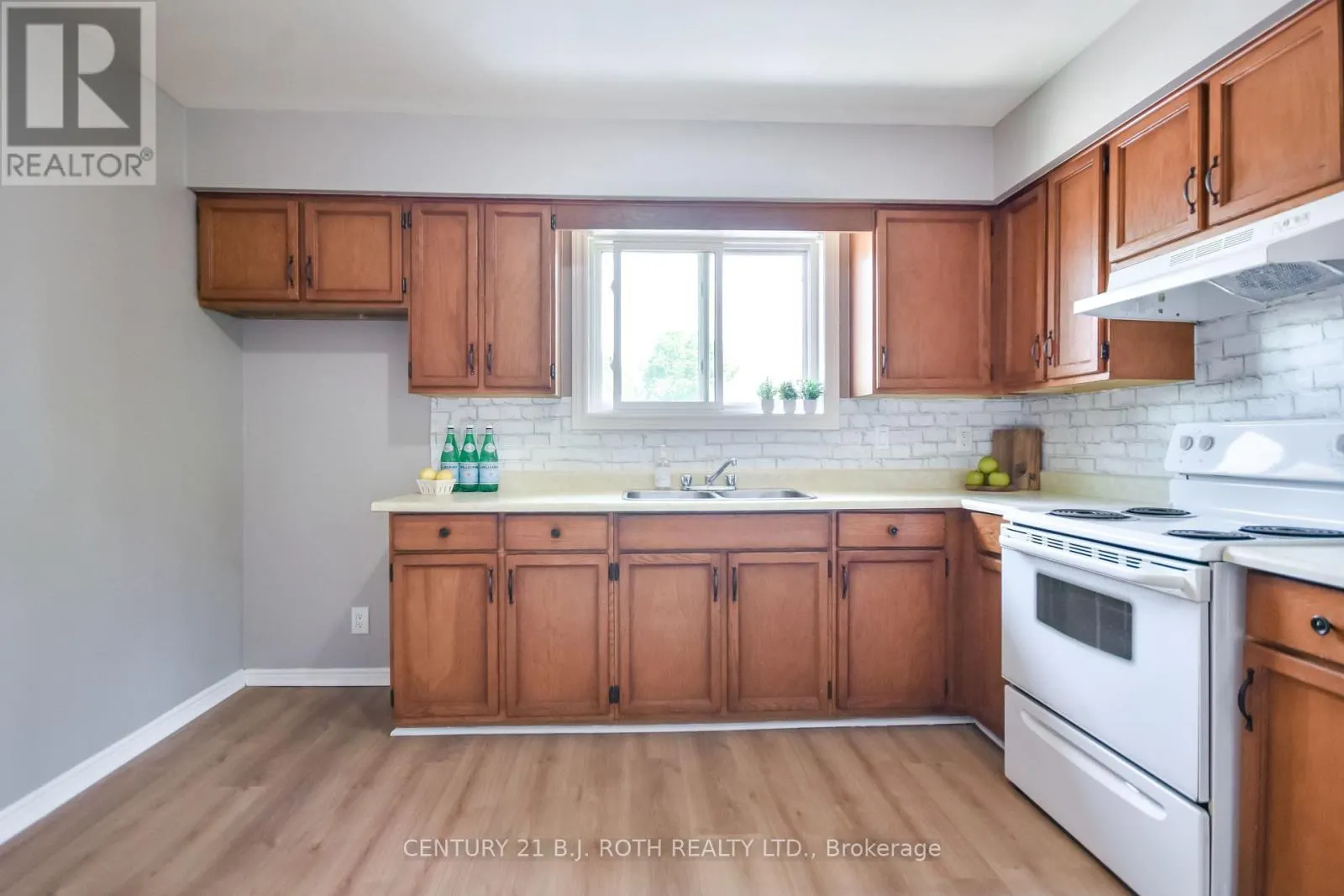 19 SOUTH STREET S