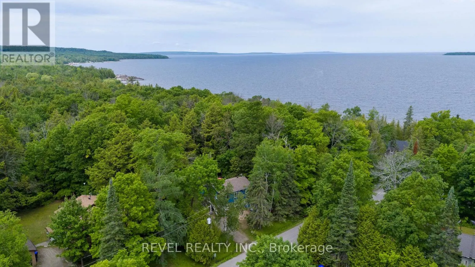 43 MANITOU CRESCENT