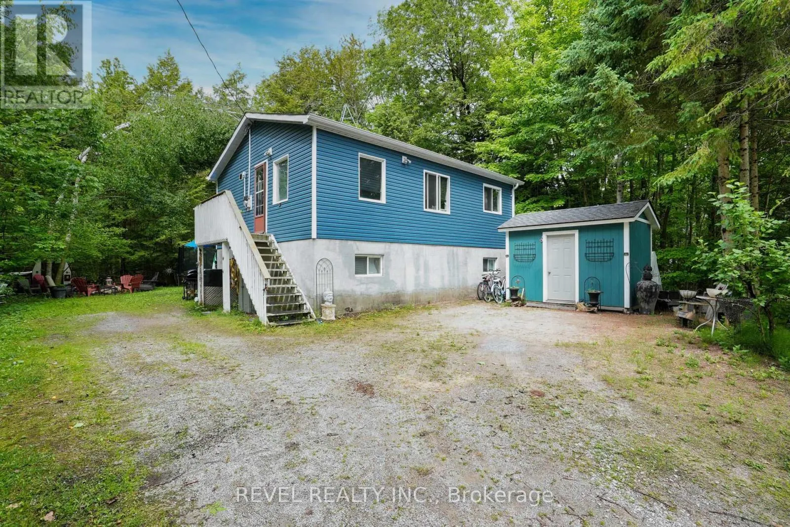 43 MANITOU CRESCENT
