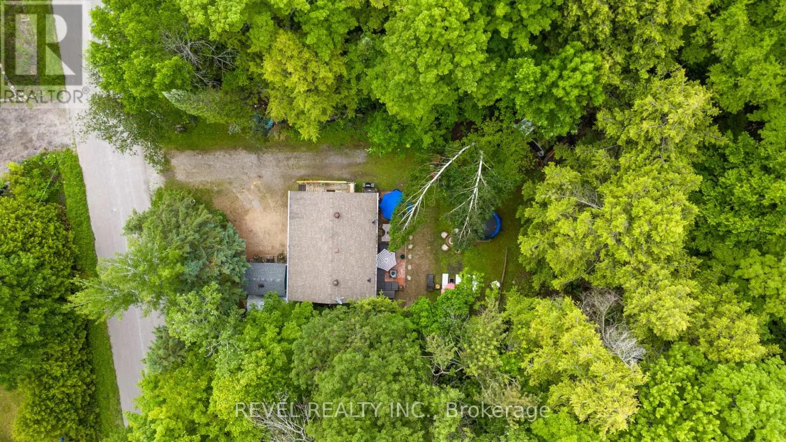 43 MANITOU CRESCENT