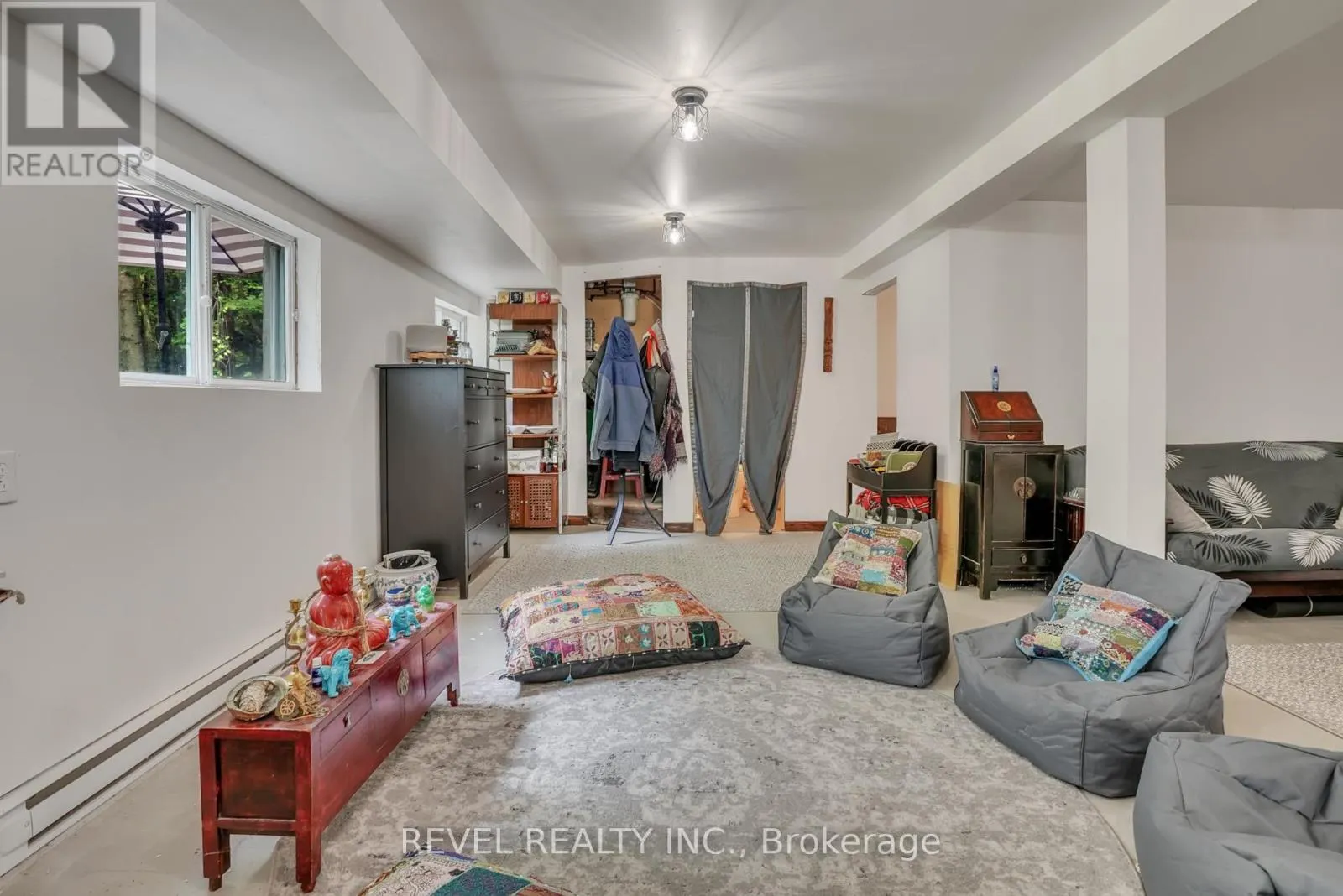 43 MANITOU CRESCENT