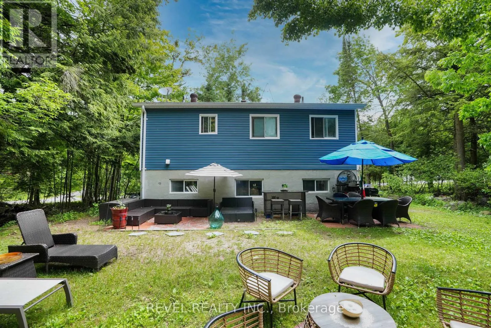 43 MANITOU CRESCENT