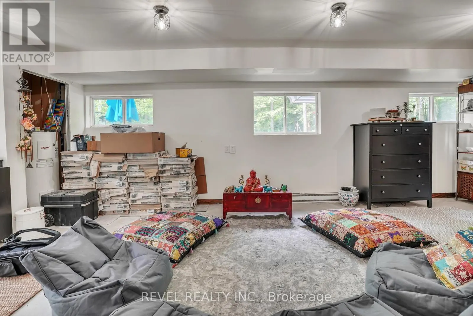 43 MANITOU CRESCENT