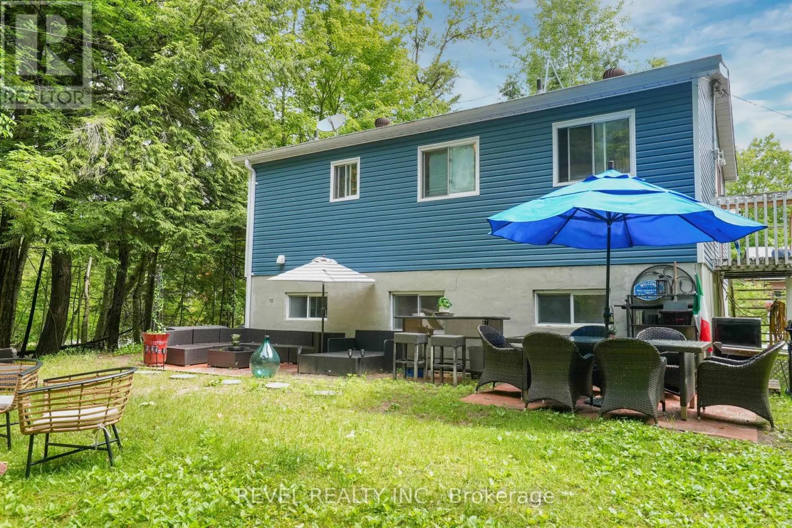 43 MANITOU CRESCENT