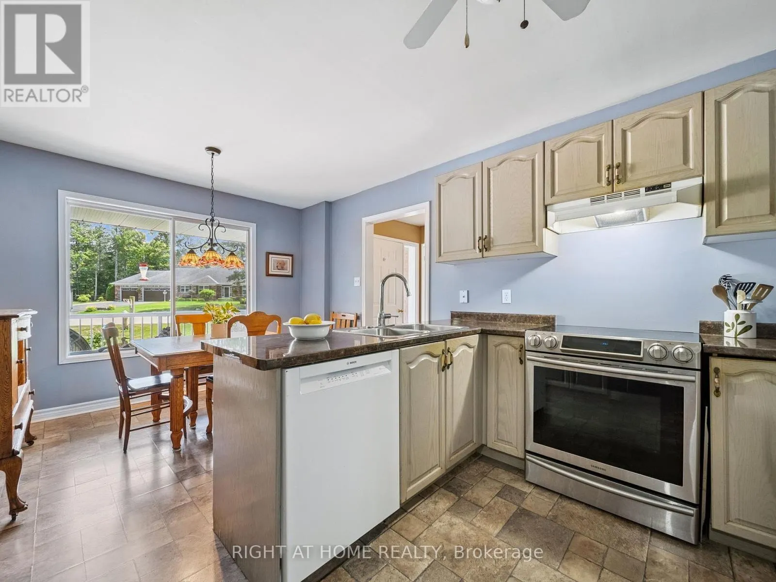 6 WENDEN COURT
