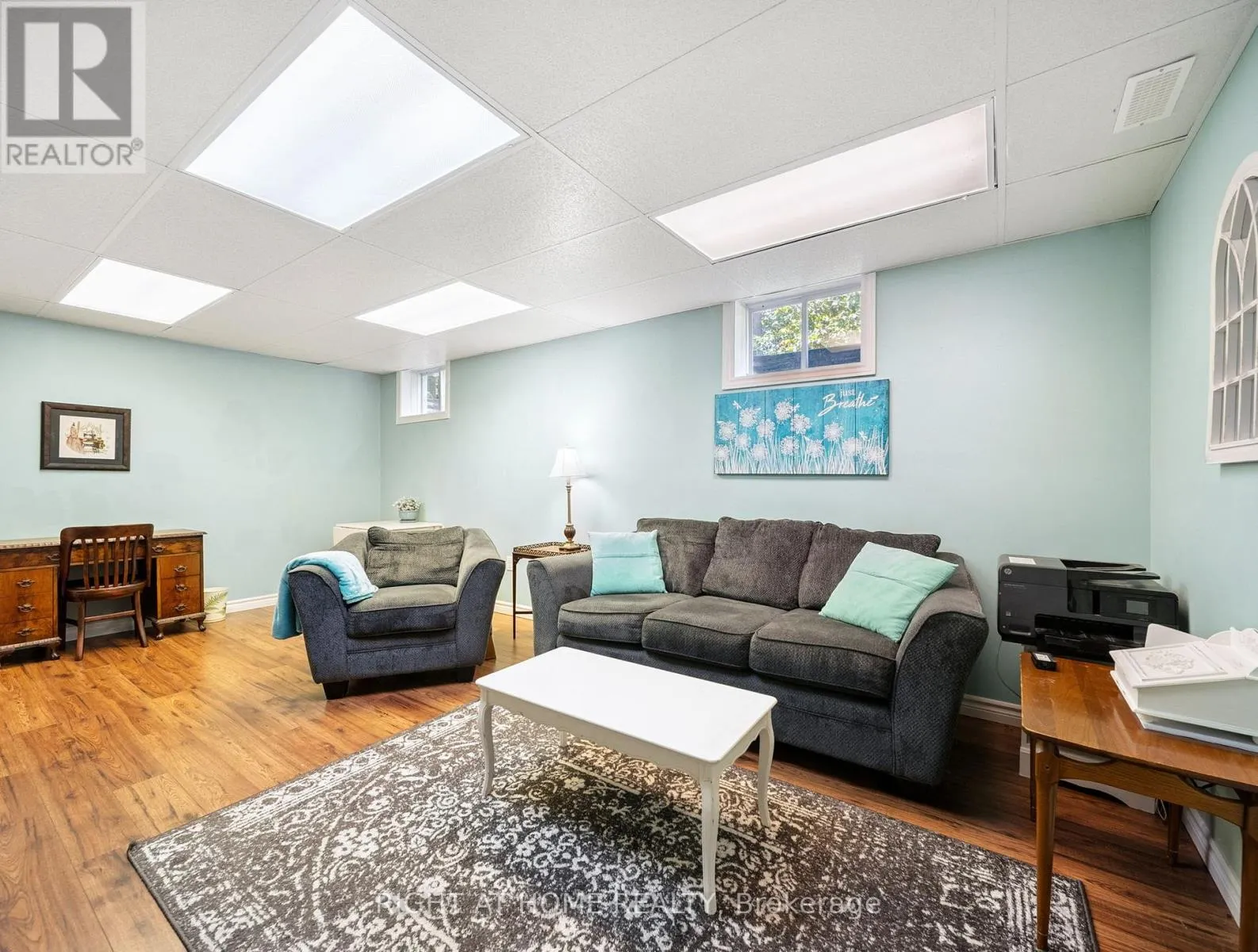 6 WENDEN COURT