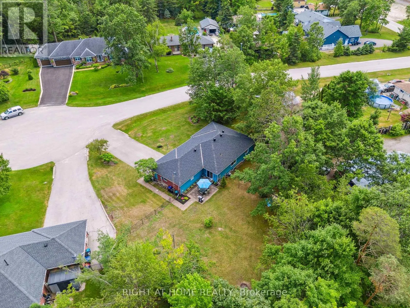 6 WENDEN COURT