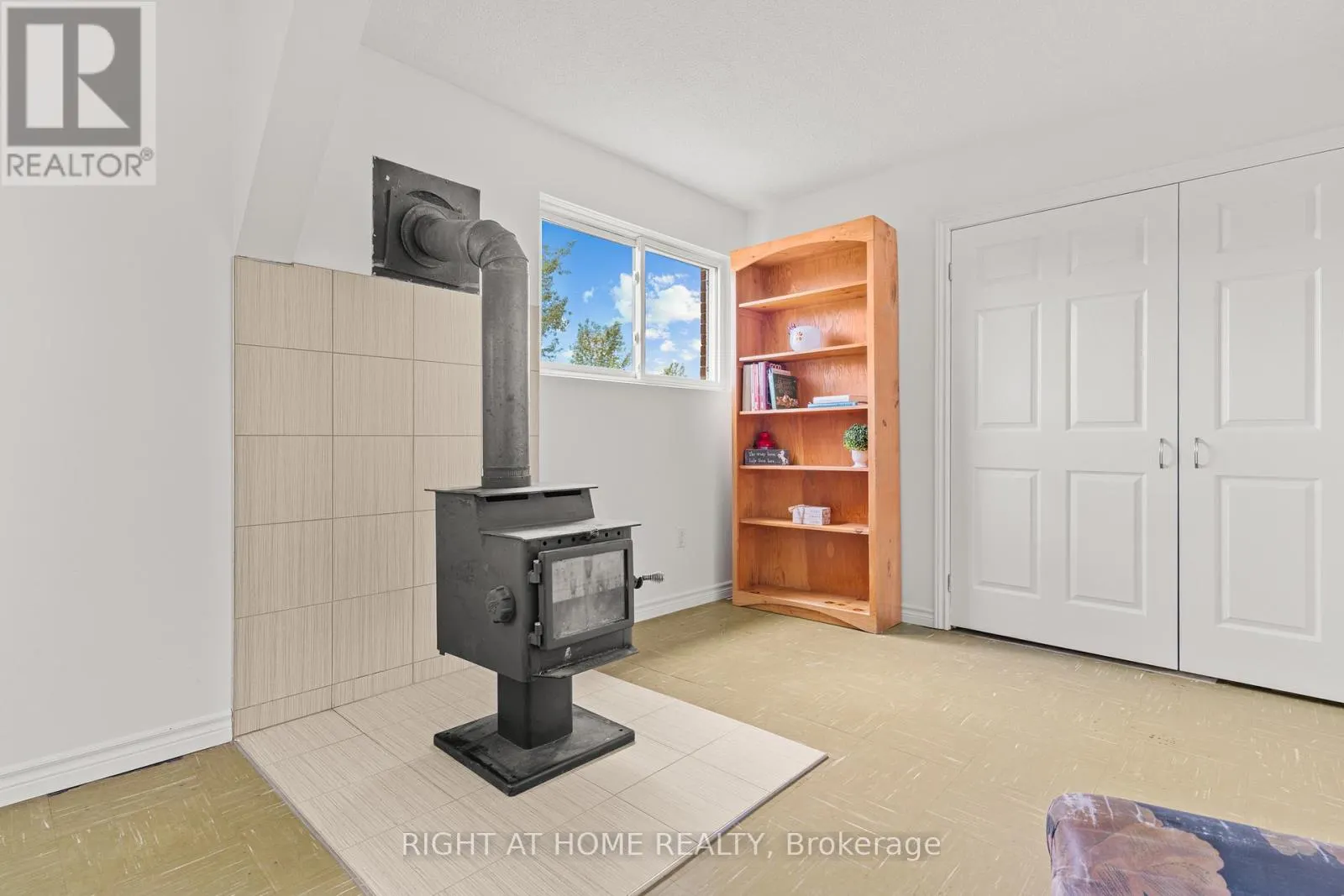 5896 SUNNIDALE CONCESSION 5 ROAD