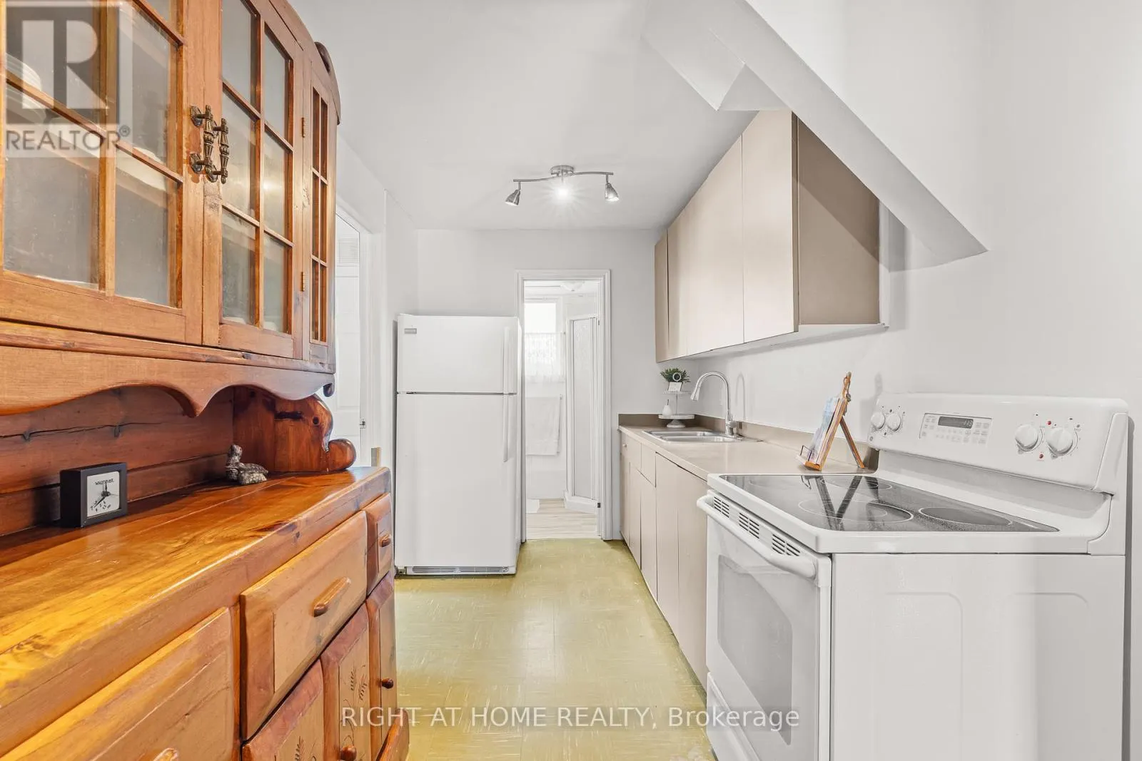 5896 SUNNIDALE CONCESSION 5 ROAD