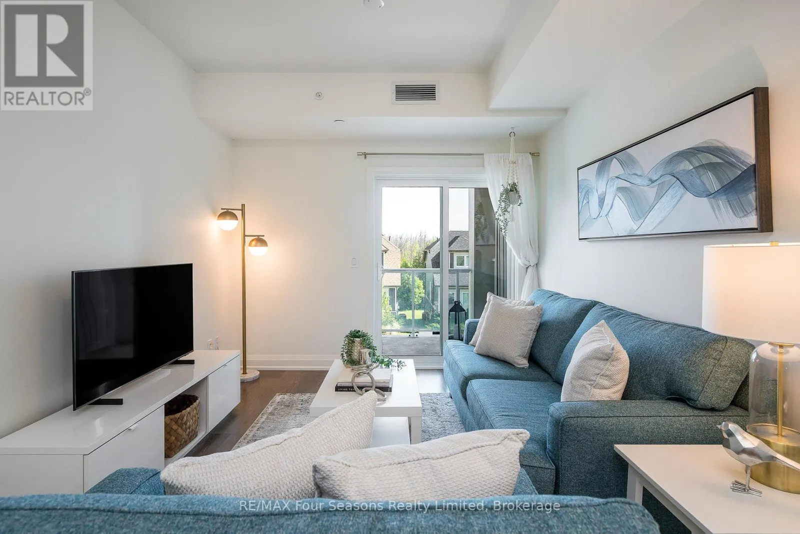 208 - 17 SPOONER CRESCENT, #208