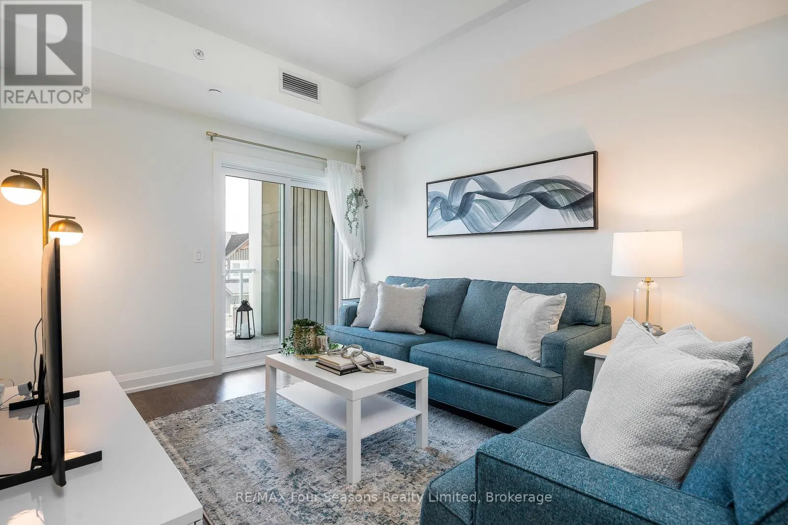 208 - 17 SPOONER CRESCENT, #208