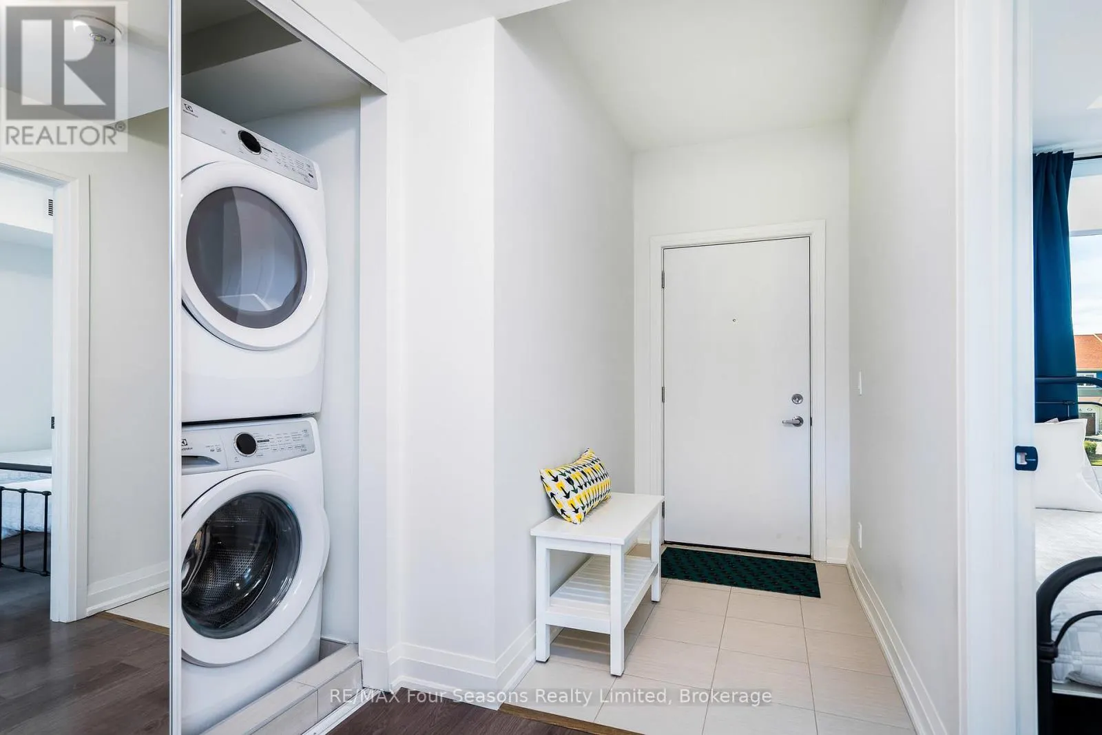 208 - 17 SPOONER CRESCENT, #208