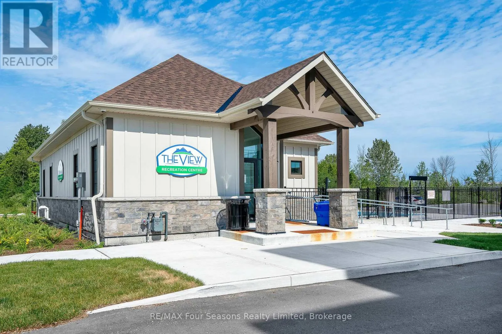 208 - 17 SPOONER CRESCENT, #208