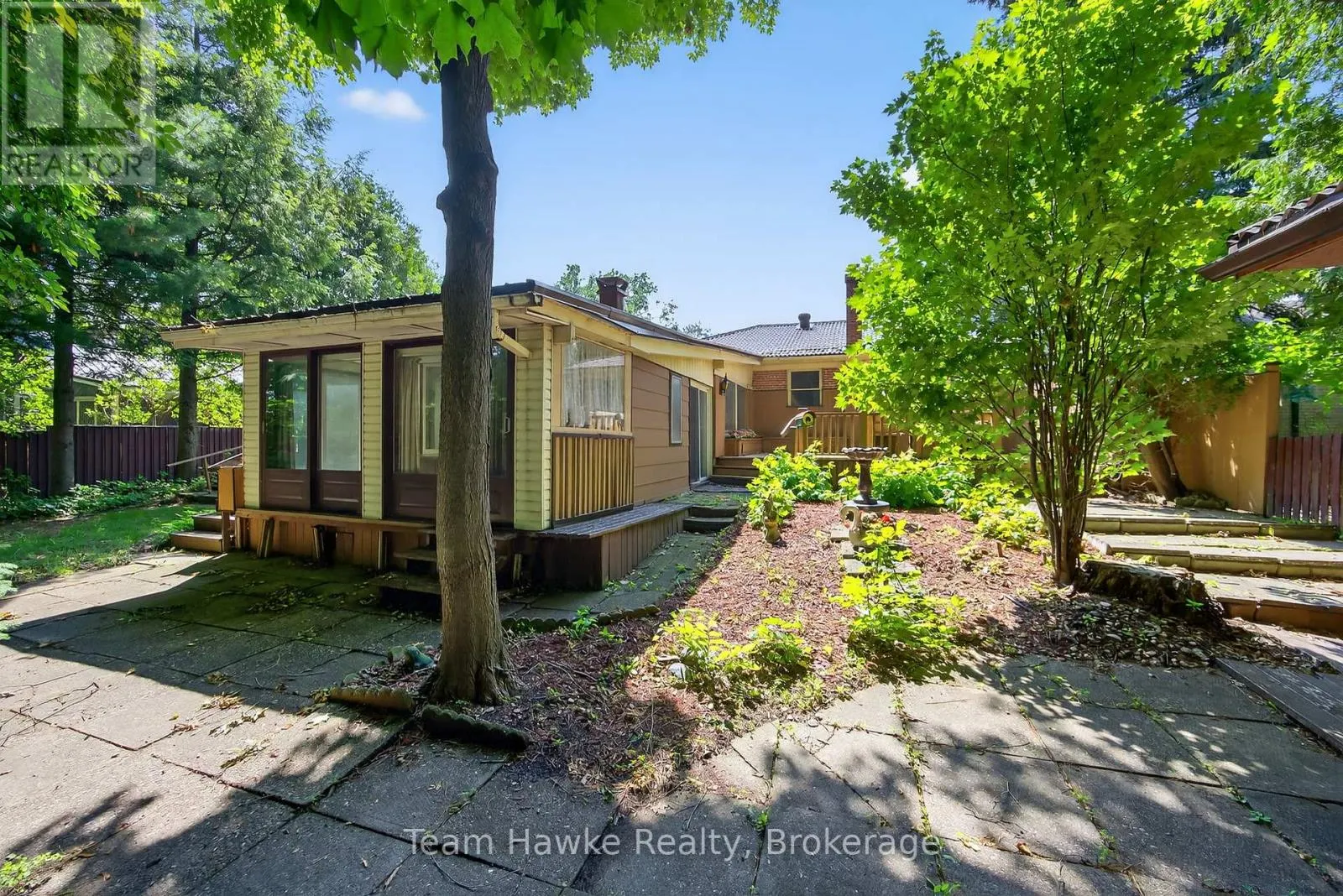 828 HUGEL AVENUE
