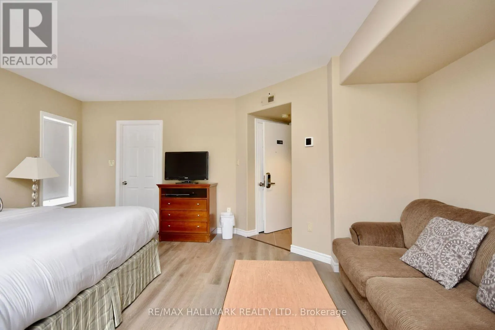 2014/15 - 90 HIGHLAND DRIVE