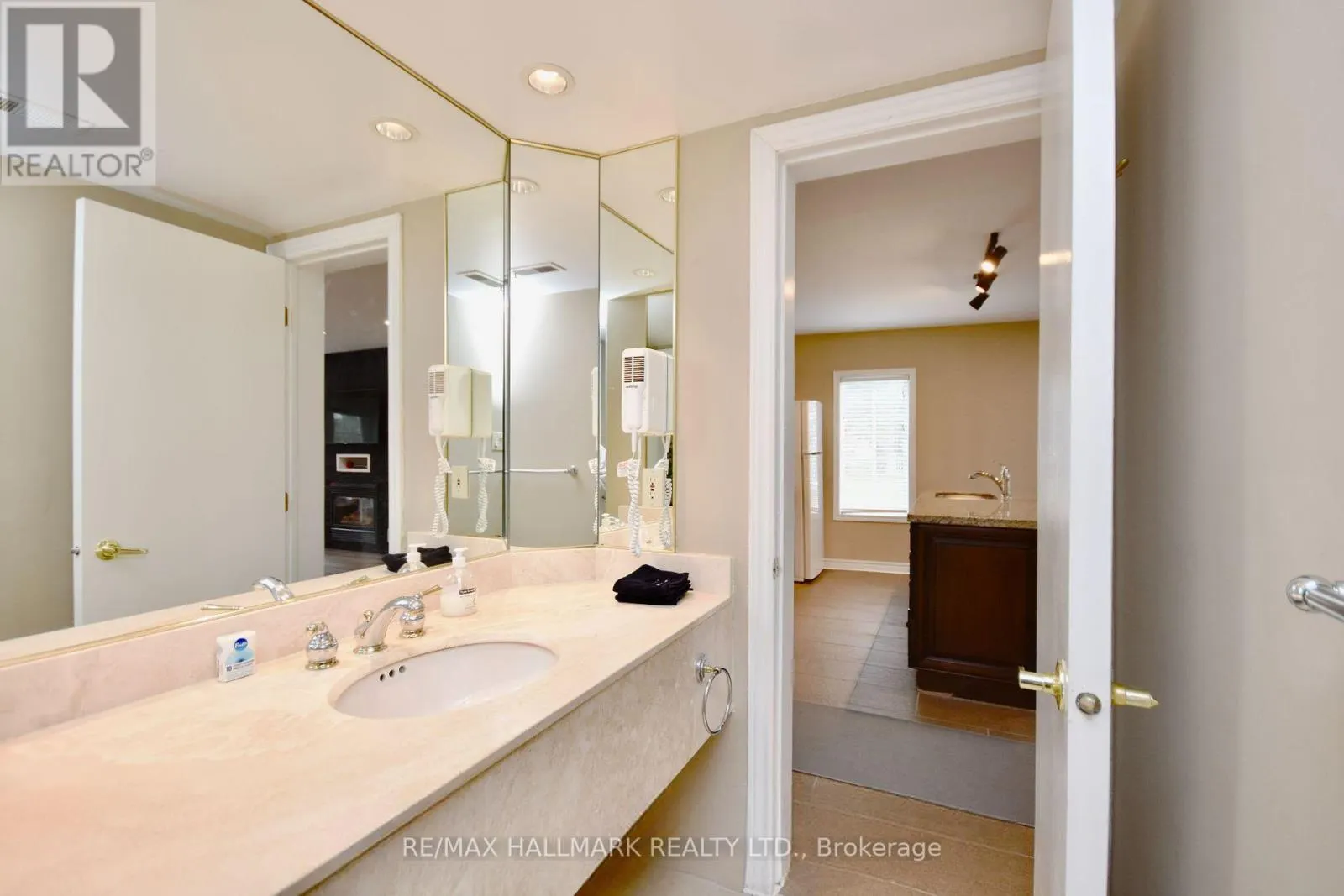 2014/15 - 90 HIGHLAND DRIVE