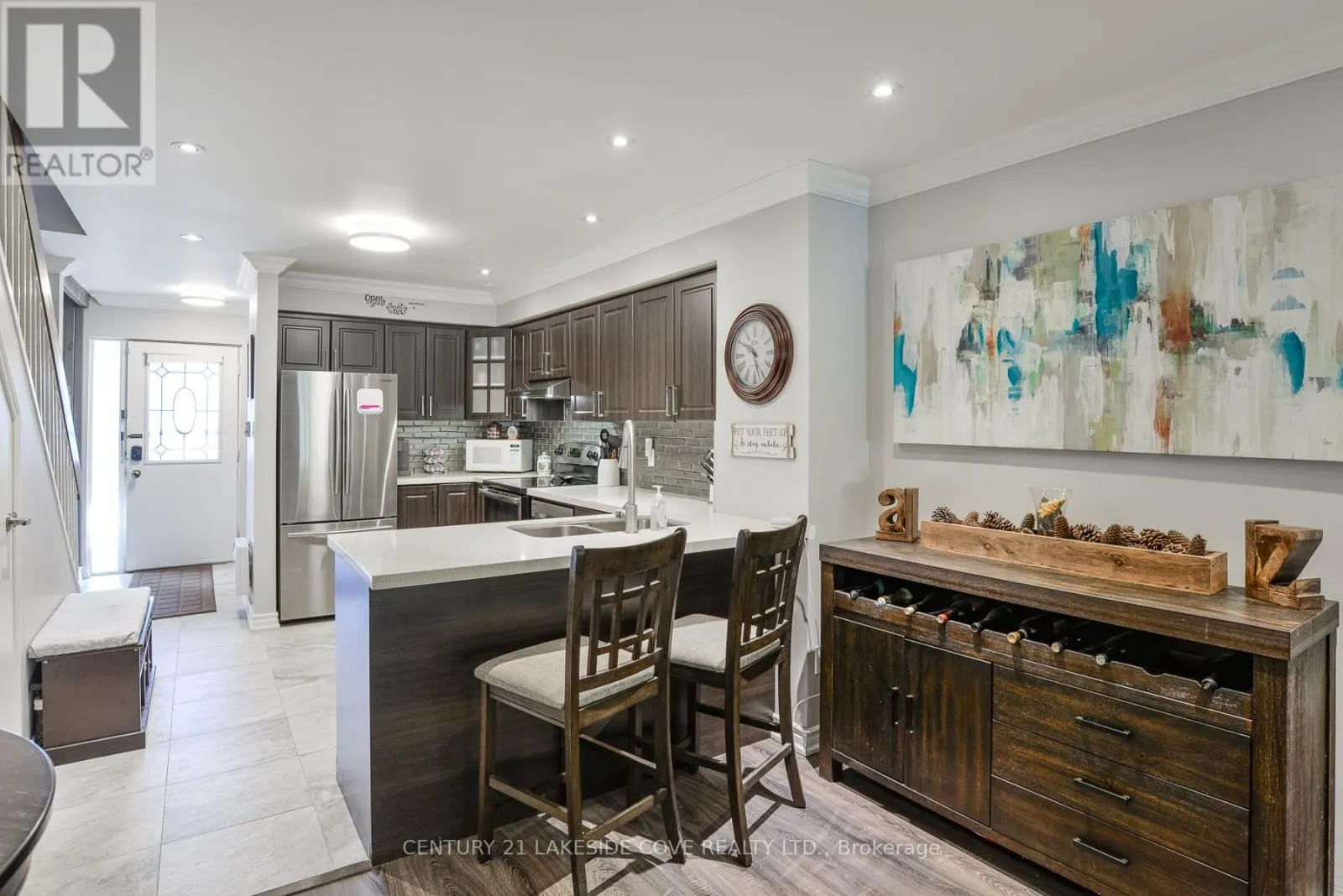 UNIT 6 - 70 LAGUNA PARKWAY
