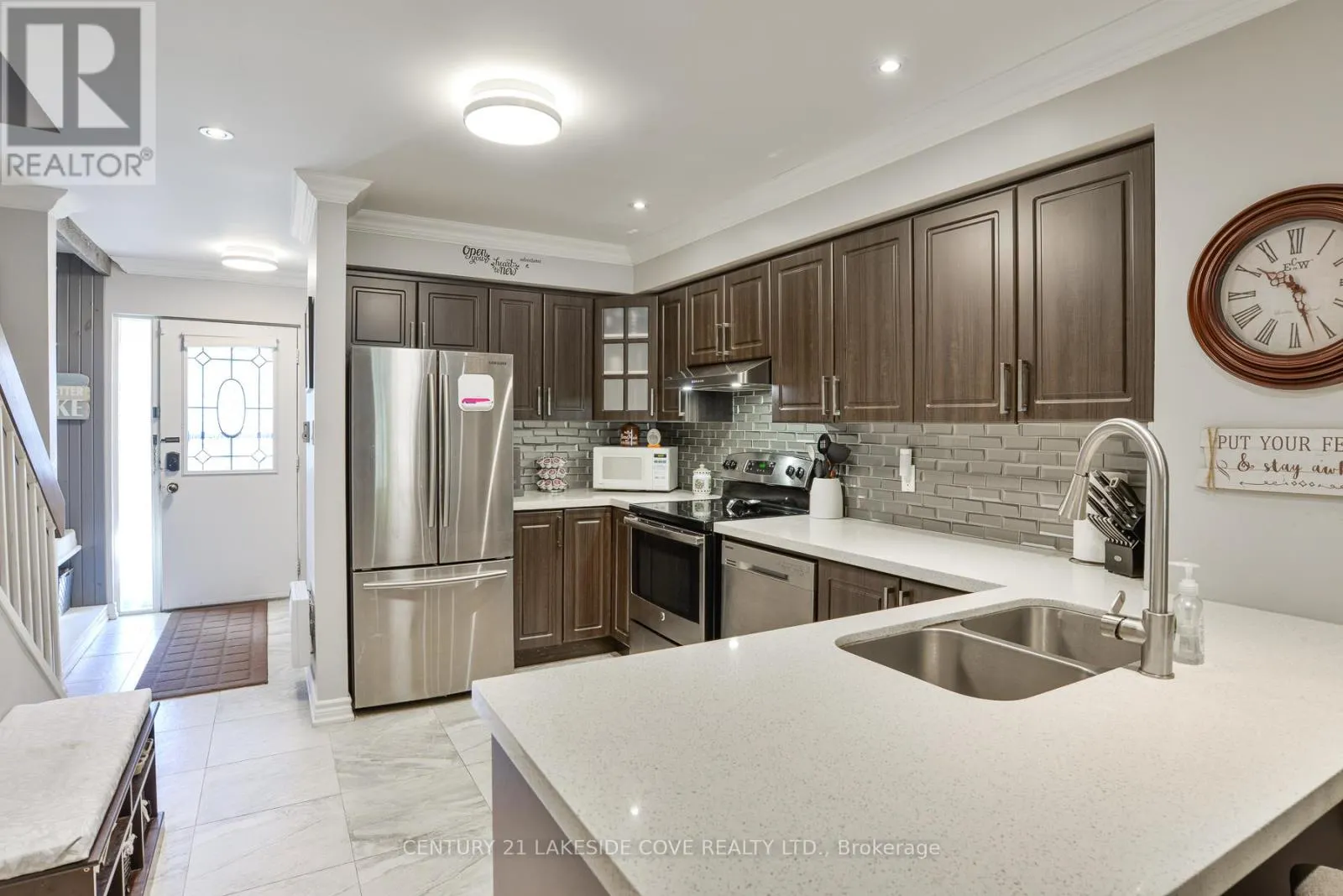 UNIT 6 - 70 LAGUNA PARKWAY