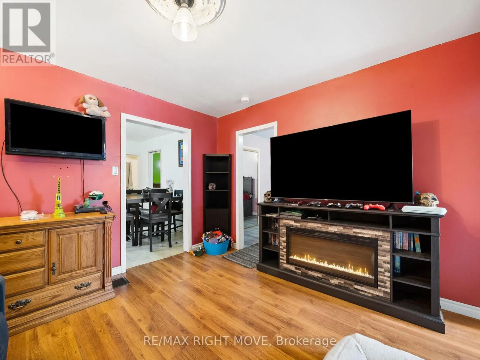 122 ELGIN STREET