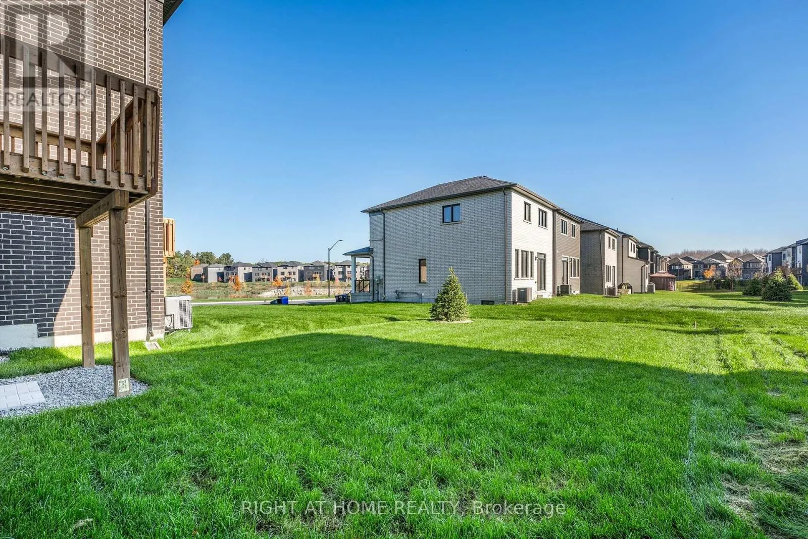 43 FEDERICA CRESCENT
