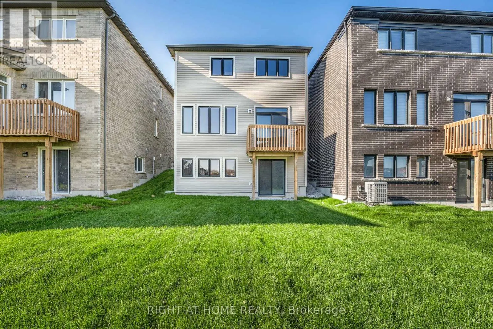 43 FEDERICA CRESCENT