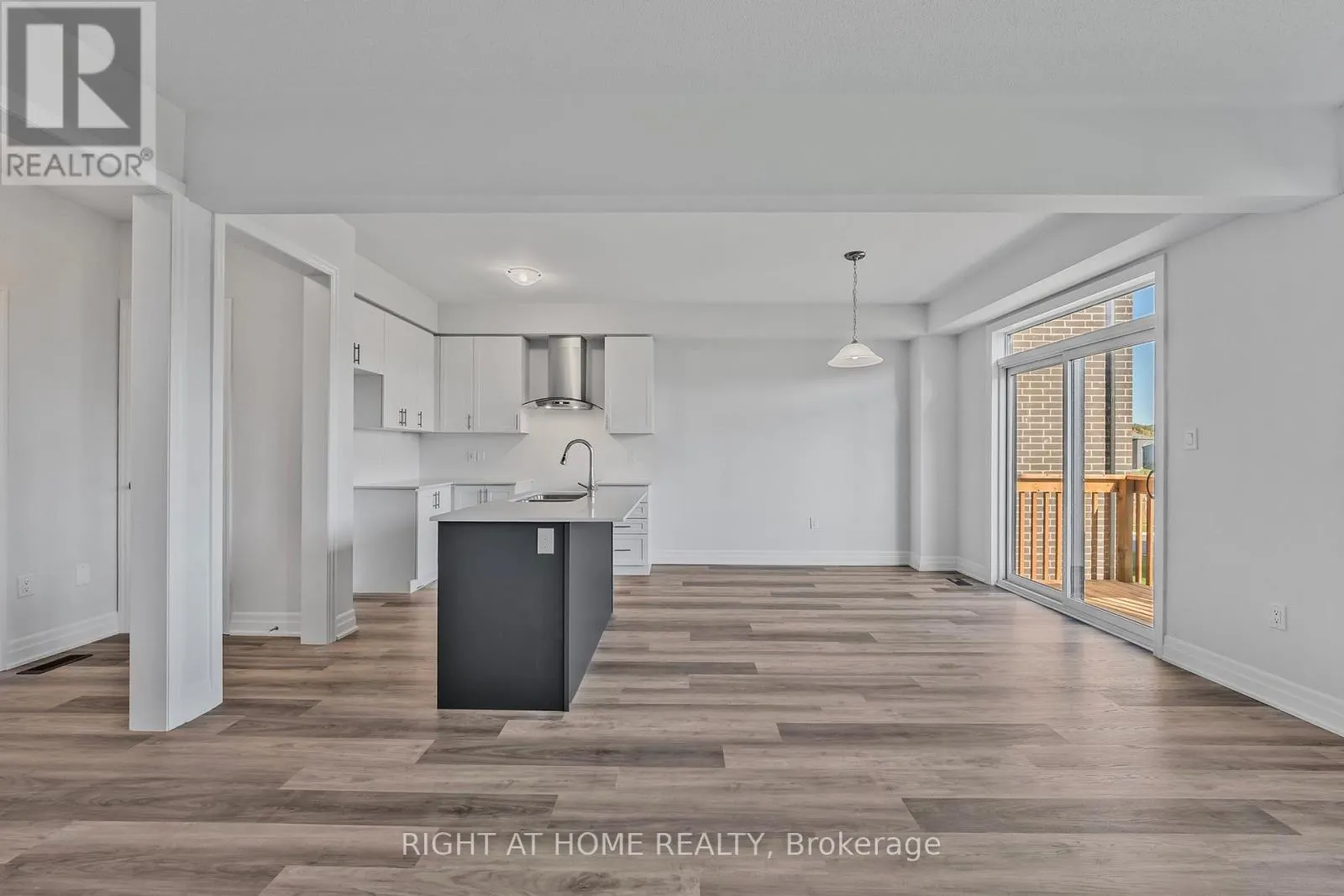 43 FEDERICA CRESCENT